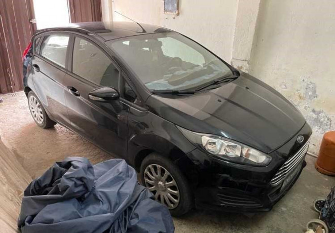 voiture-ford-fiesta-essence-2015-a-vendre-big-0