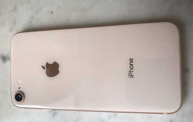 apple-iphone-8-64go-gold-big-1