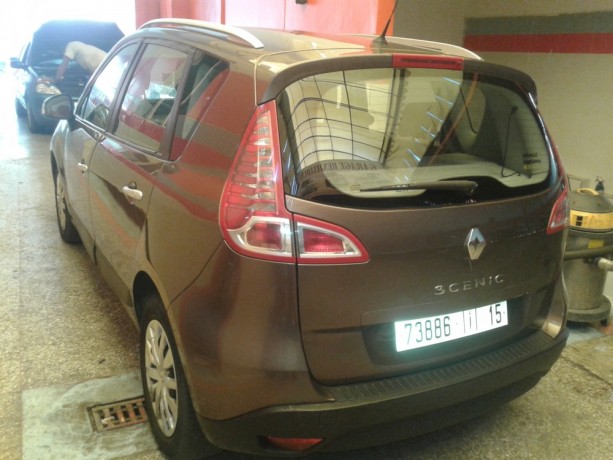 renault-megane-scenic-toutes-options-big-4