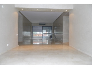 Appartement vide à louer 140 m² 4 pièces à Maarif