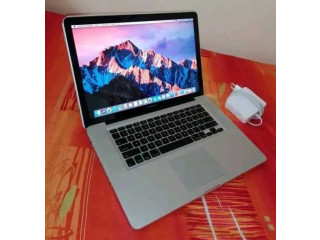 MacBook Pro i7 Disc 256 SSD Ram 8 Go