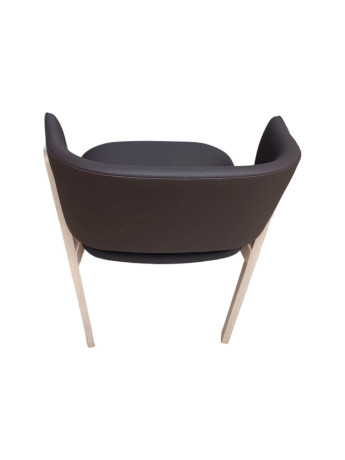 fauteuil-wolfgang-design-luca-nichetto-en-chene-finition-cuir-noyer-big-3