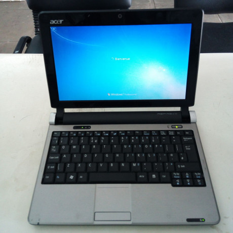 vente-un-mini-pc-acer-aspire-one-big-0